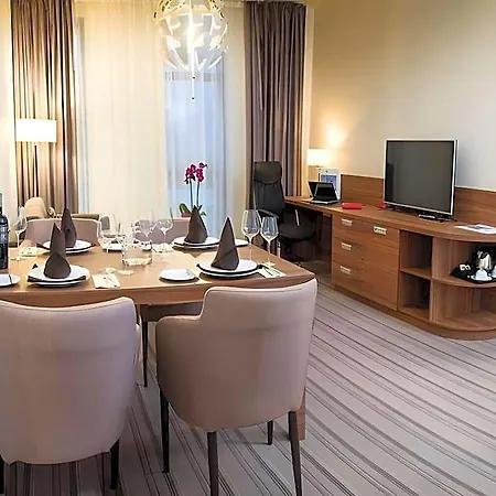 Premier Airport 4*